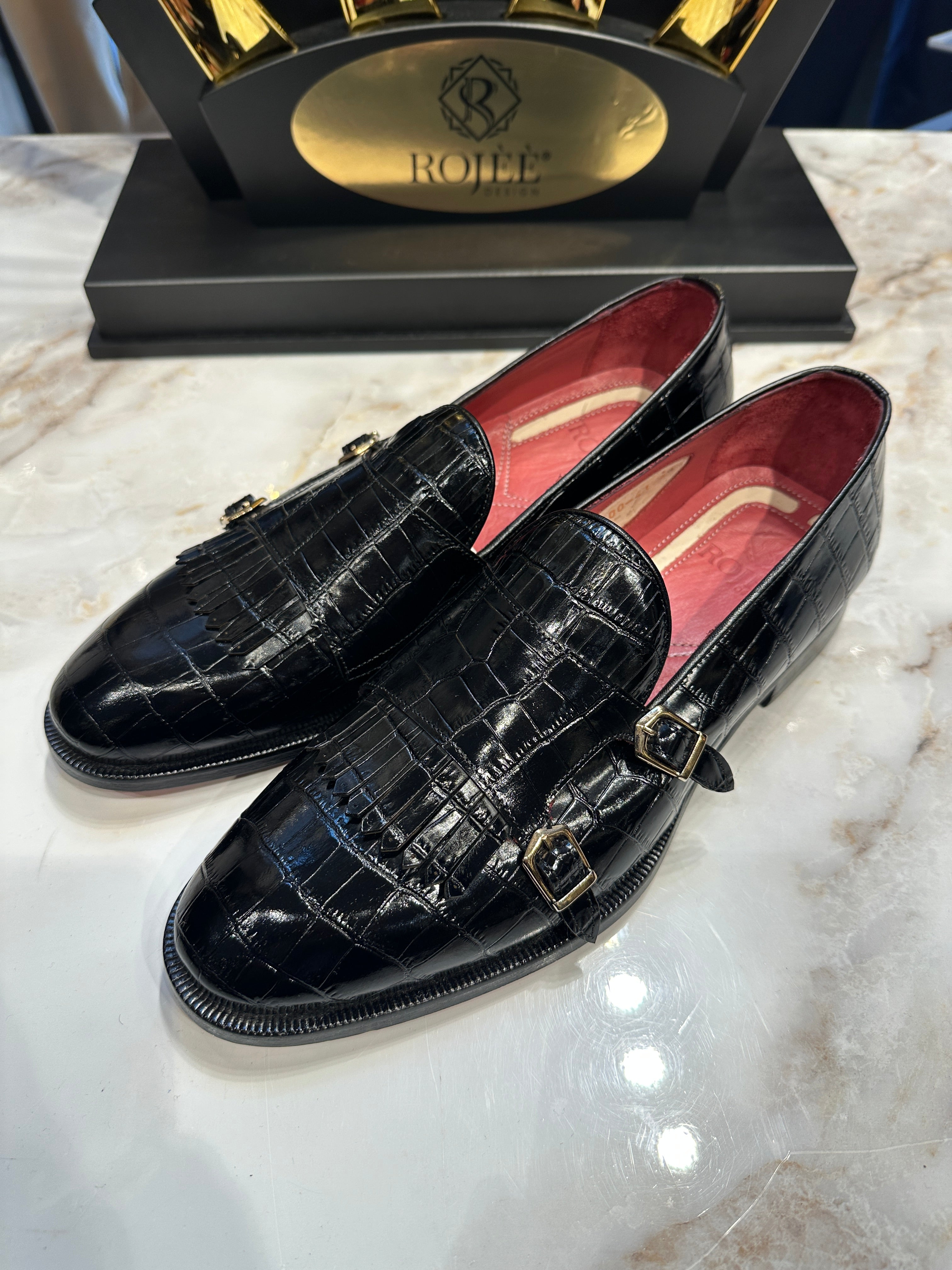Slipper with fringes - double buckle
