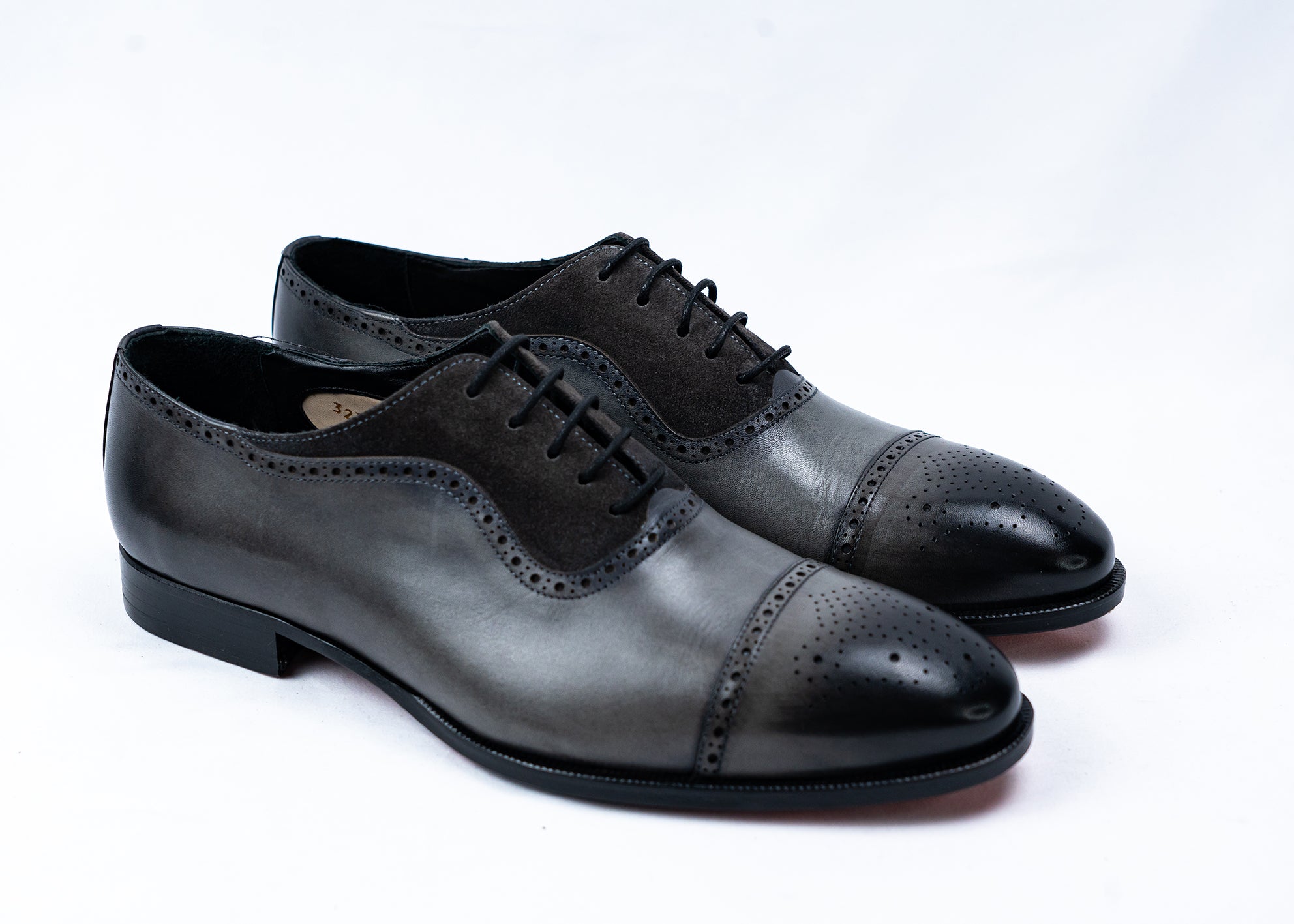 Schnürschuhe mit Schnürsenkel aus Leder