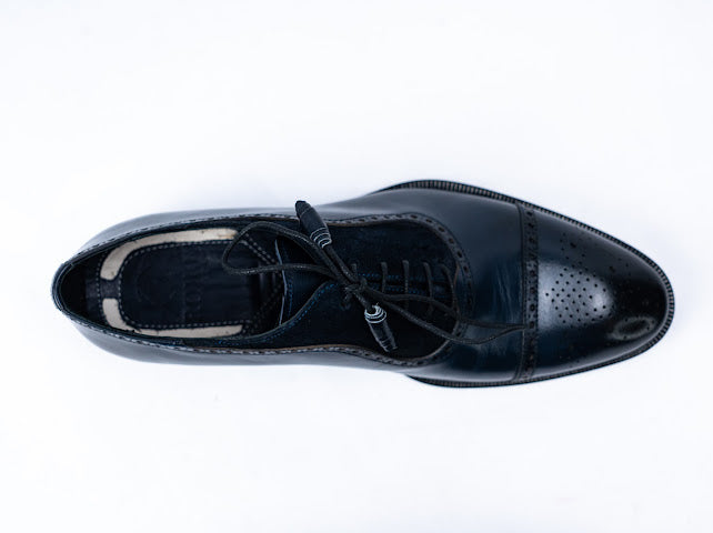 Schnürschuhe mit Schnürsenkel aus Leder