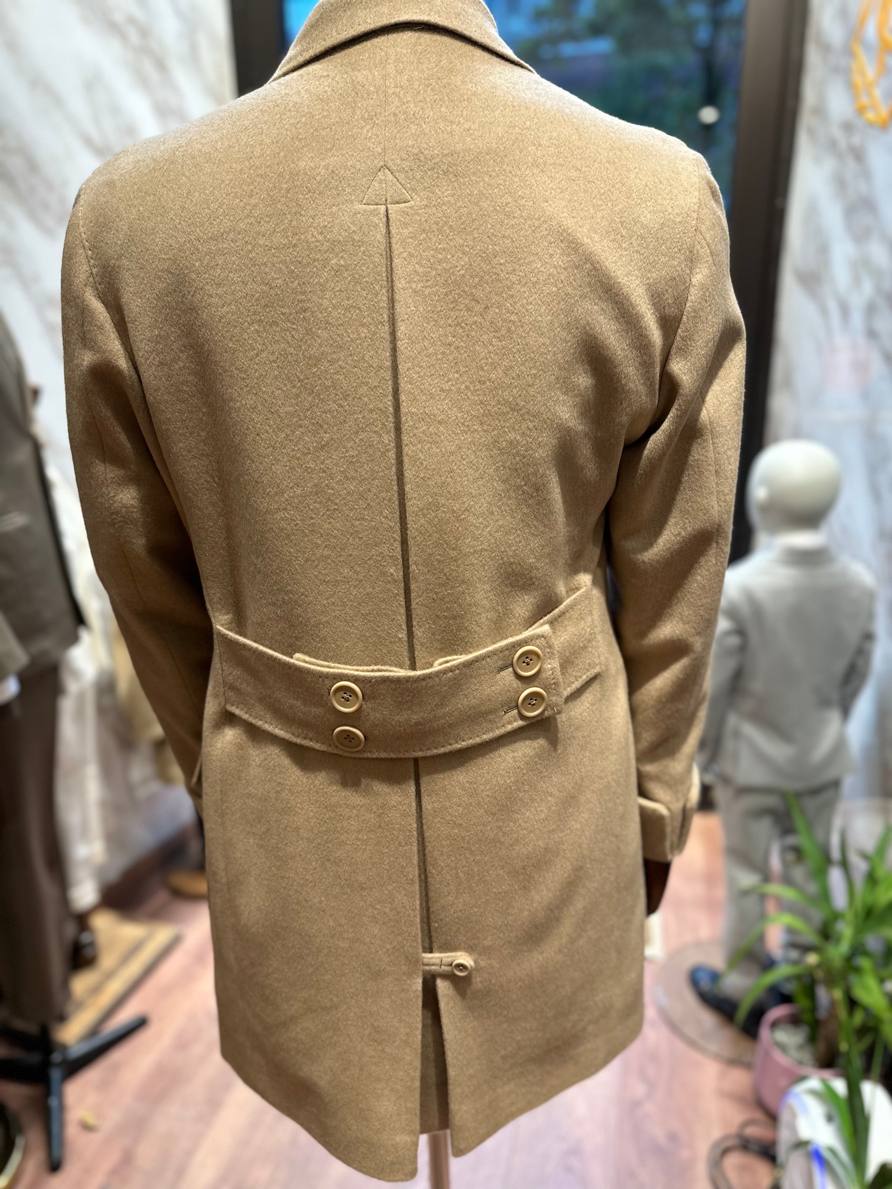 Coat 100% cashmere.