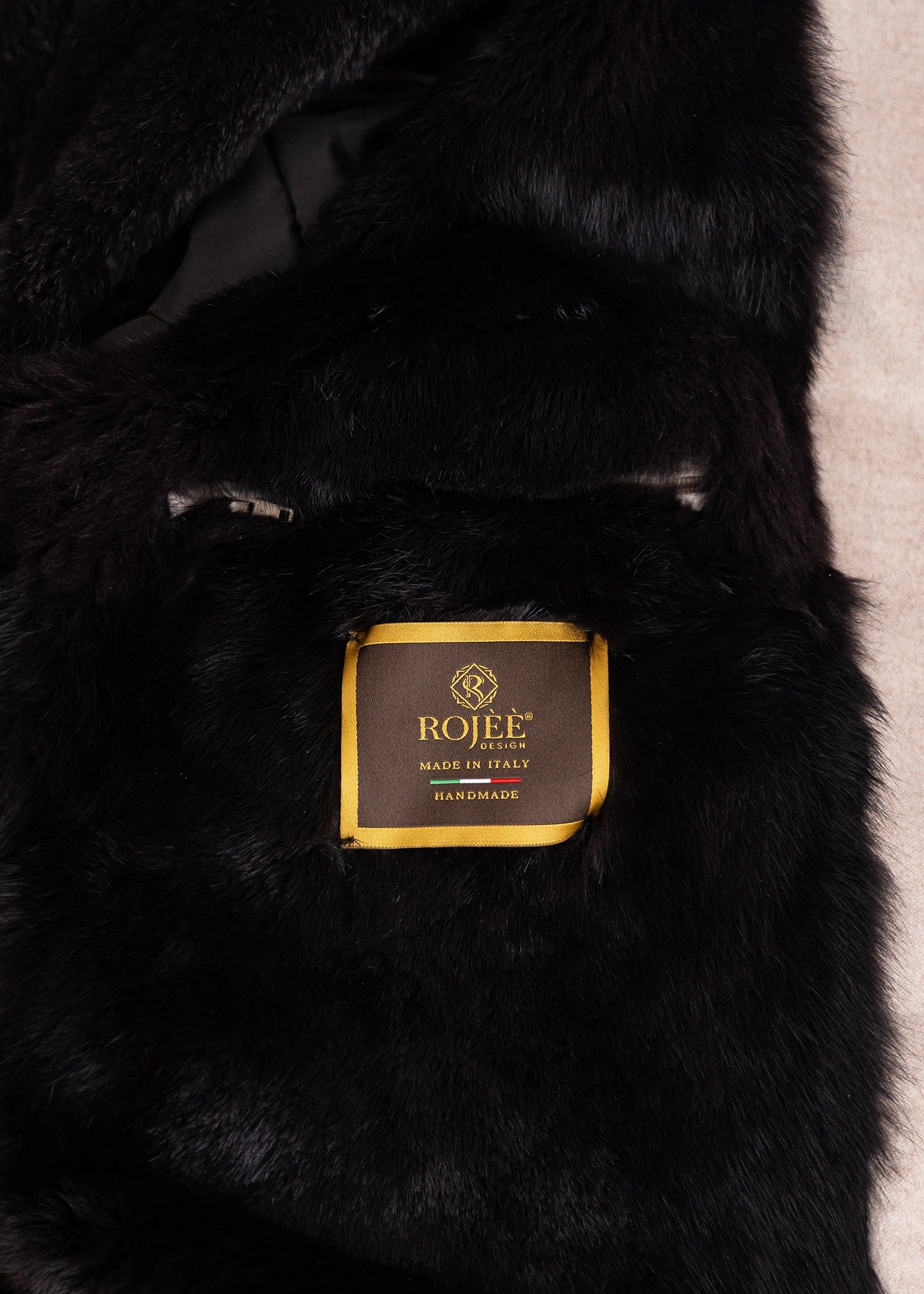 ROJÈÈ DESIGN – Cashmere Loro Piana Fabric & Raccoon Fur Jacket