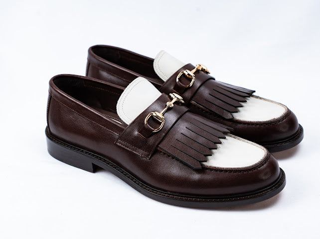 Horsebit-Loafer mit Franzen (Kiltie-Loafer) in Two-Tone-Optik.
