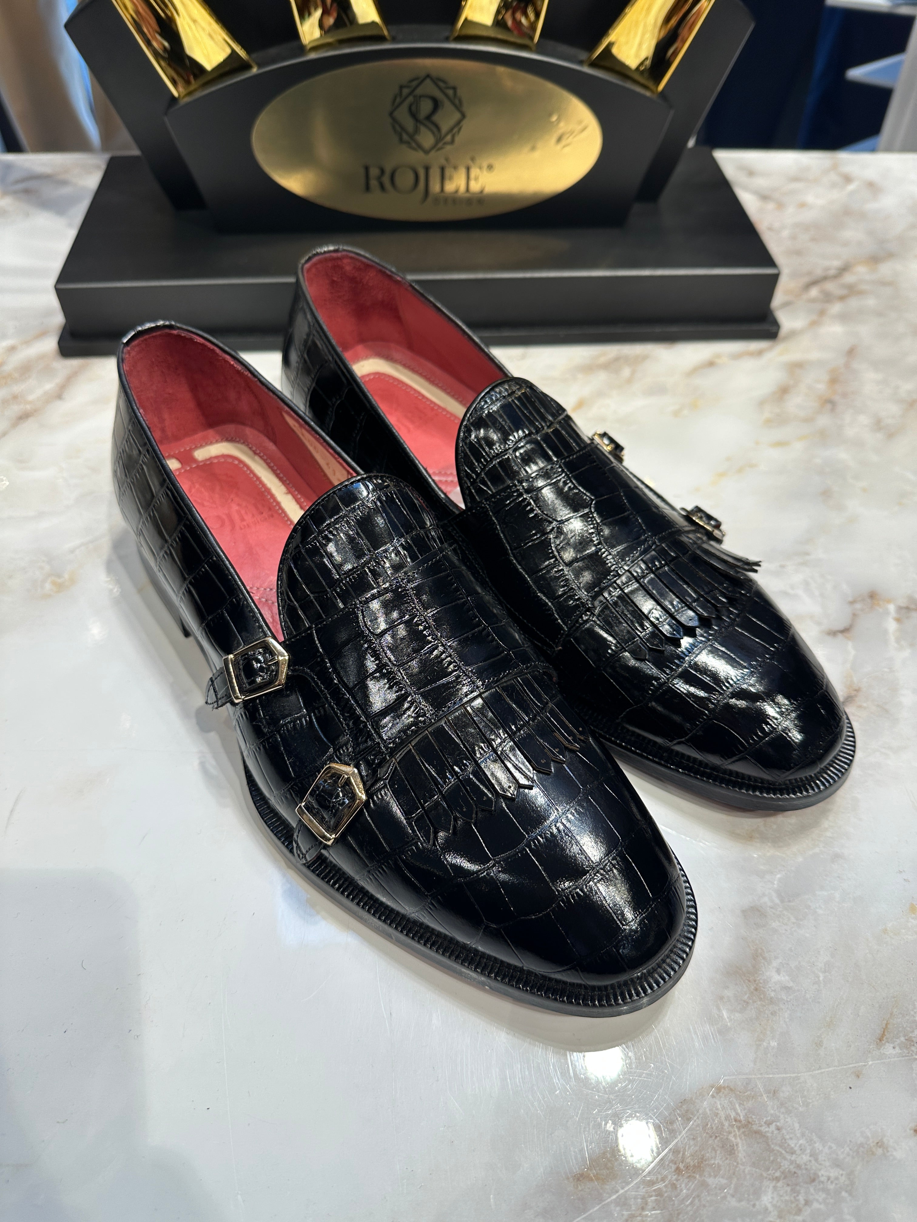 Slipper with fringes - double buckle