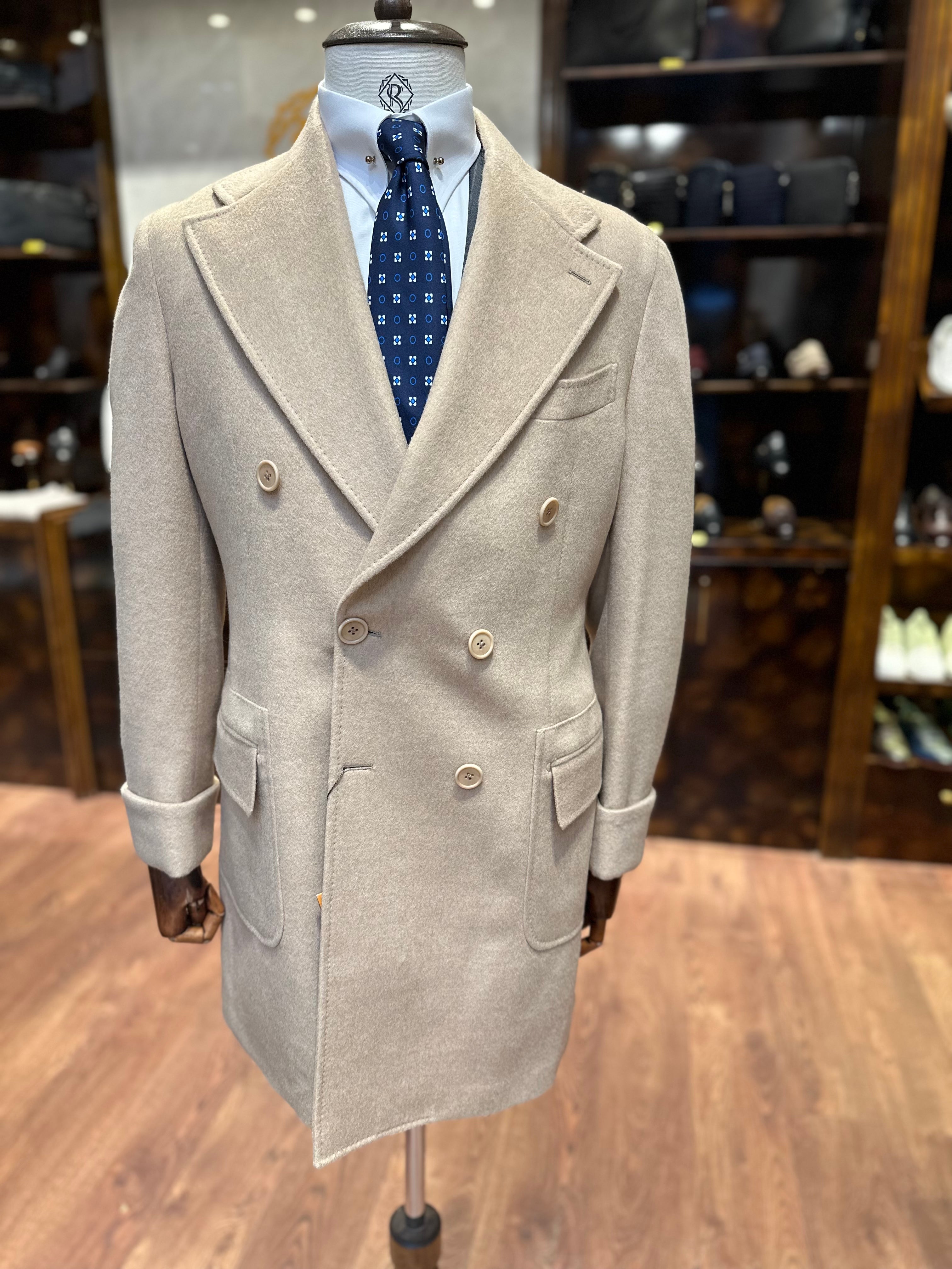 Coat 100% cashmere.