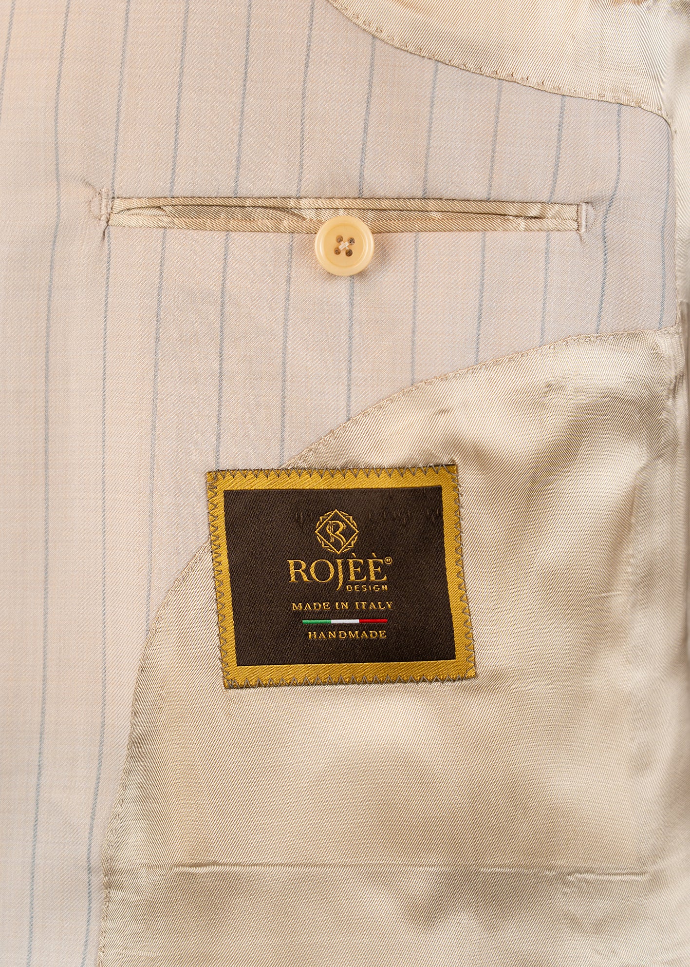 Elegante Serie in edlem Beige mit feinen grauen Nadelstreifen