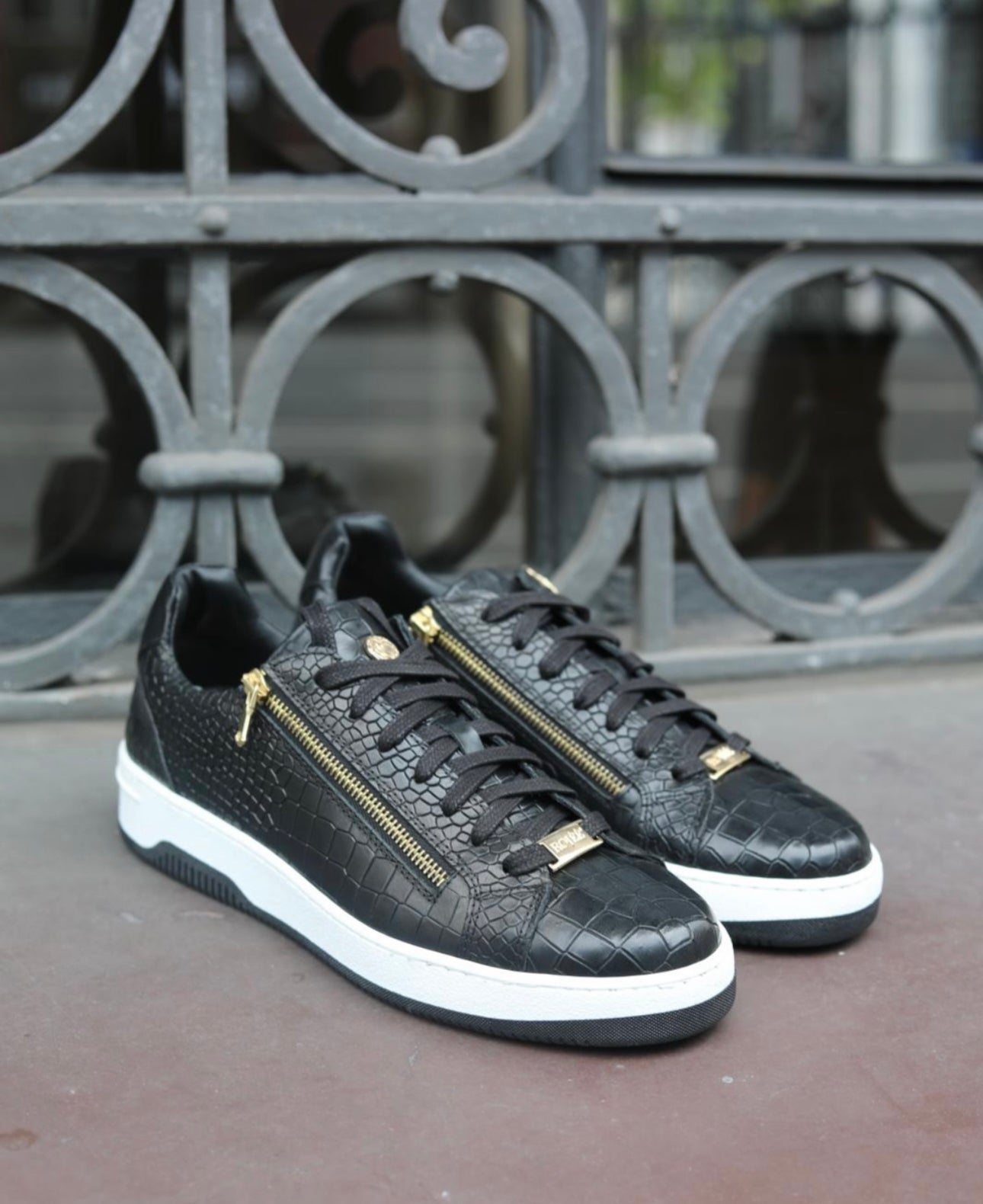 Sneaker mit Croco Prägung