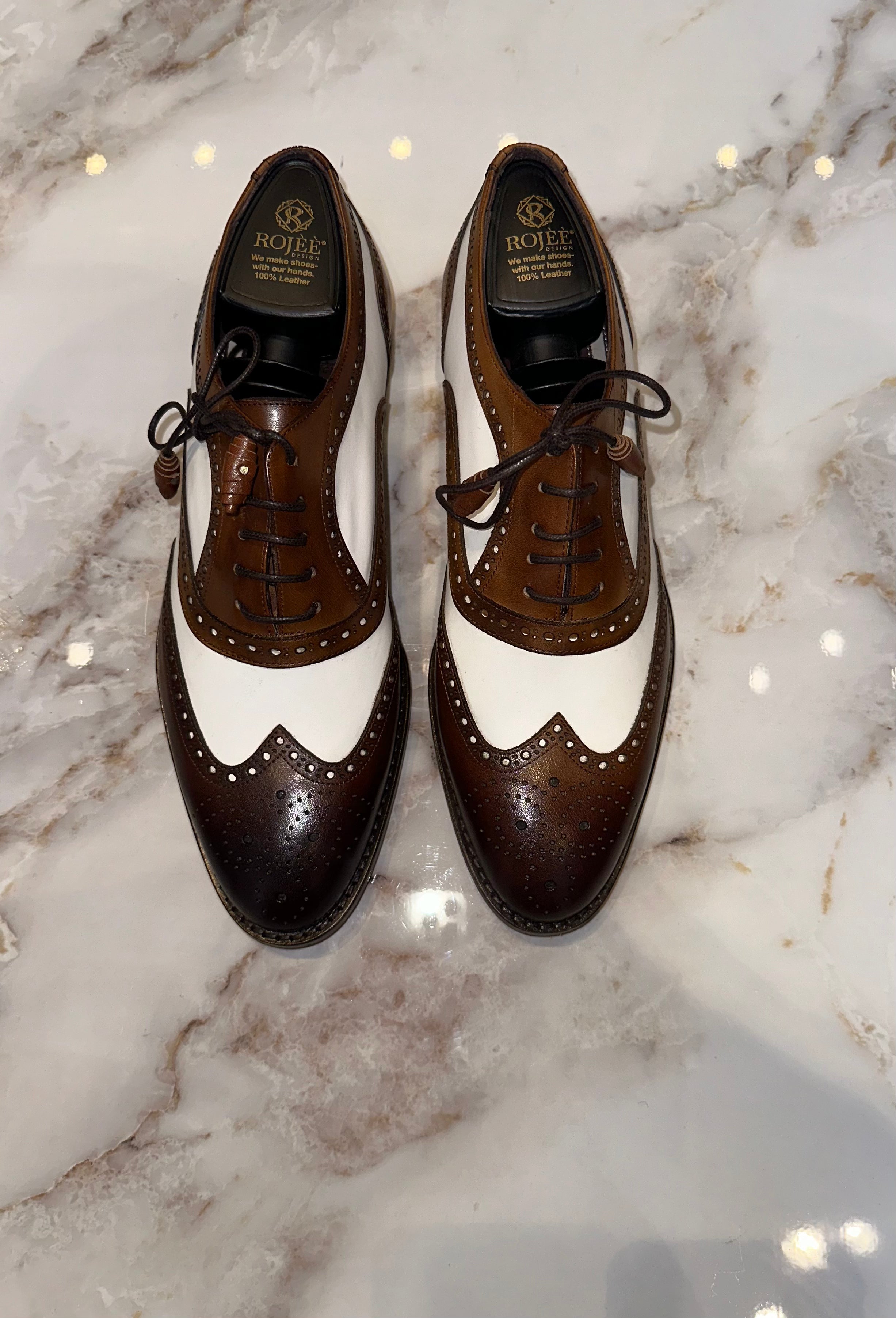 Schnürsenkel Schuhe aus Leder