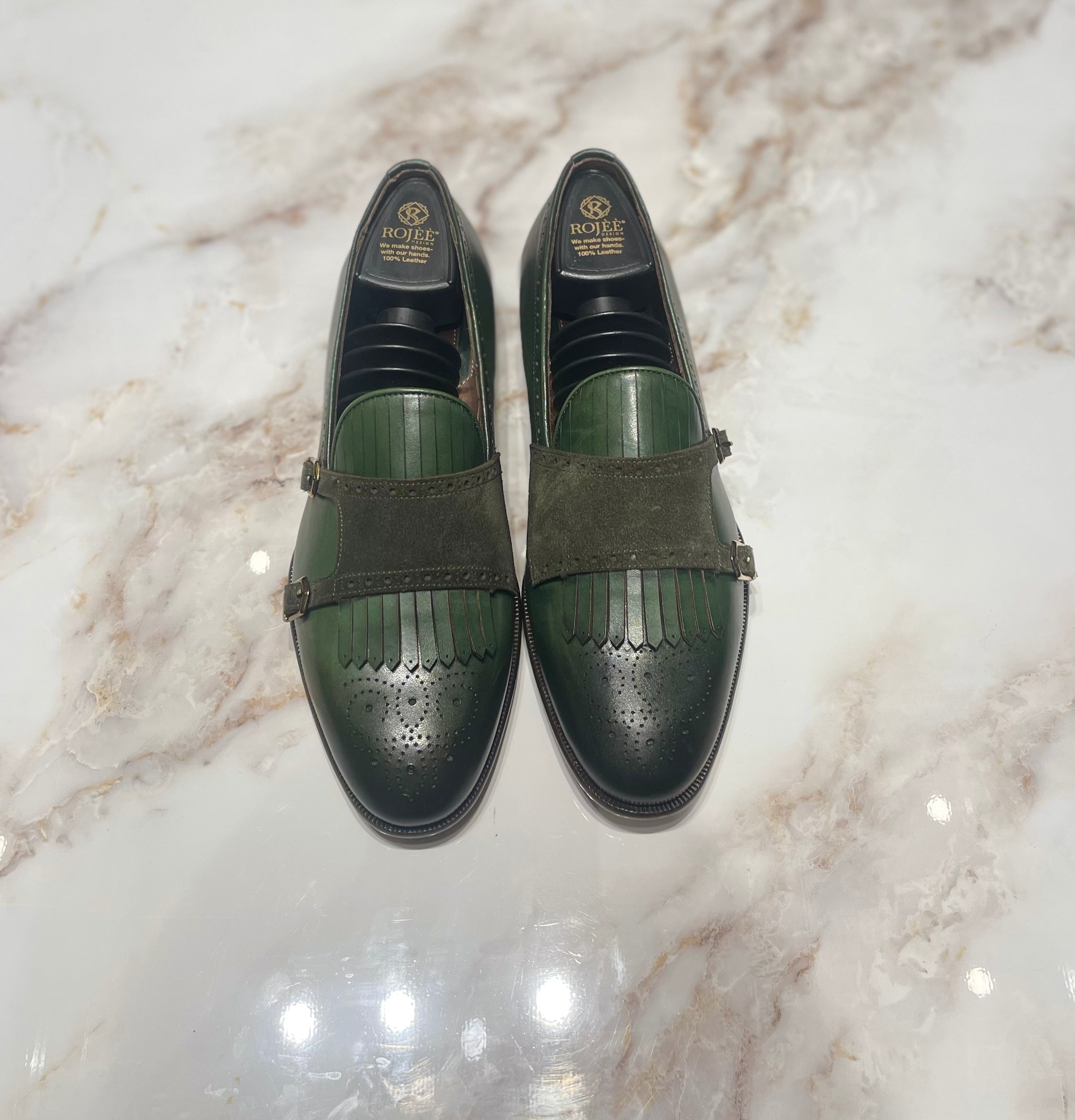 Slipper with fringes - double buckle