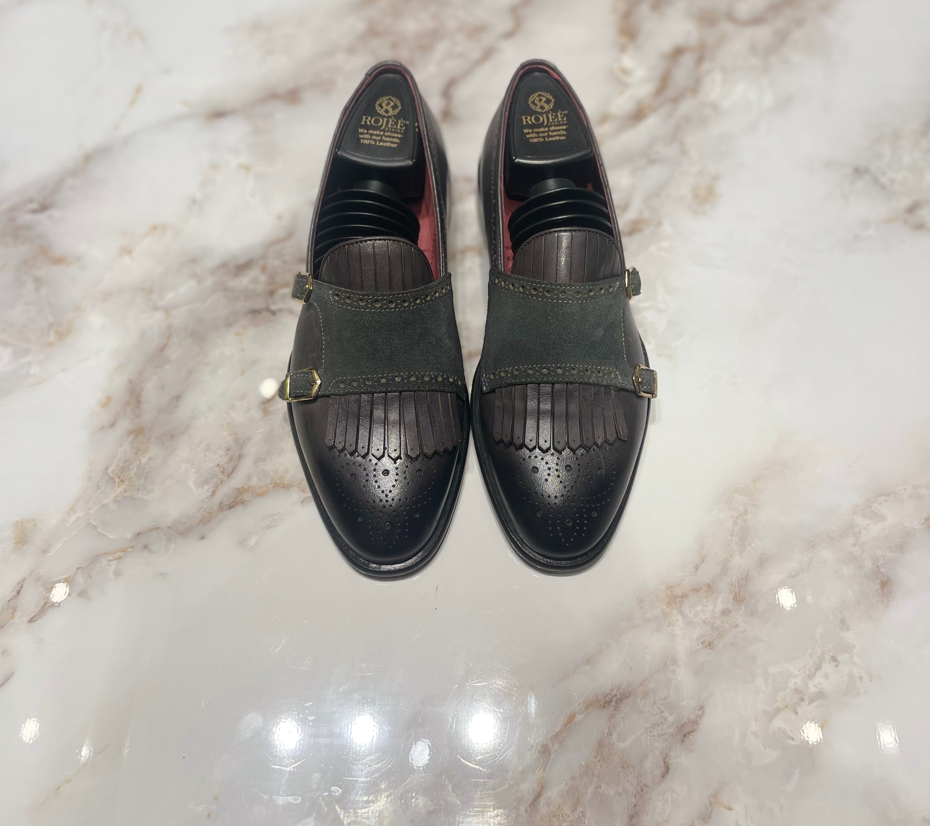 Slipper with fringes - double buckle