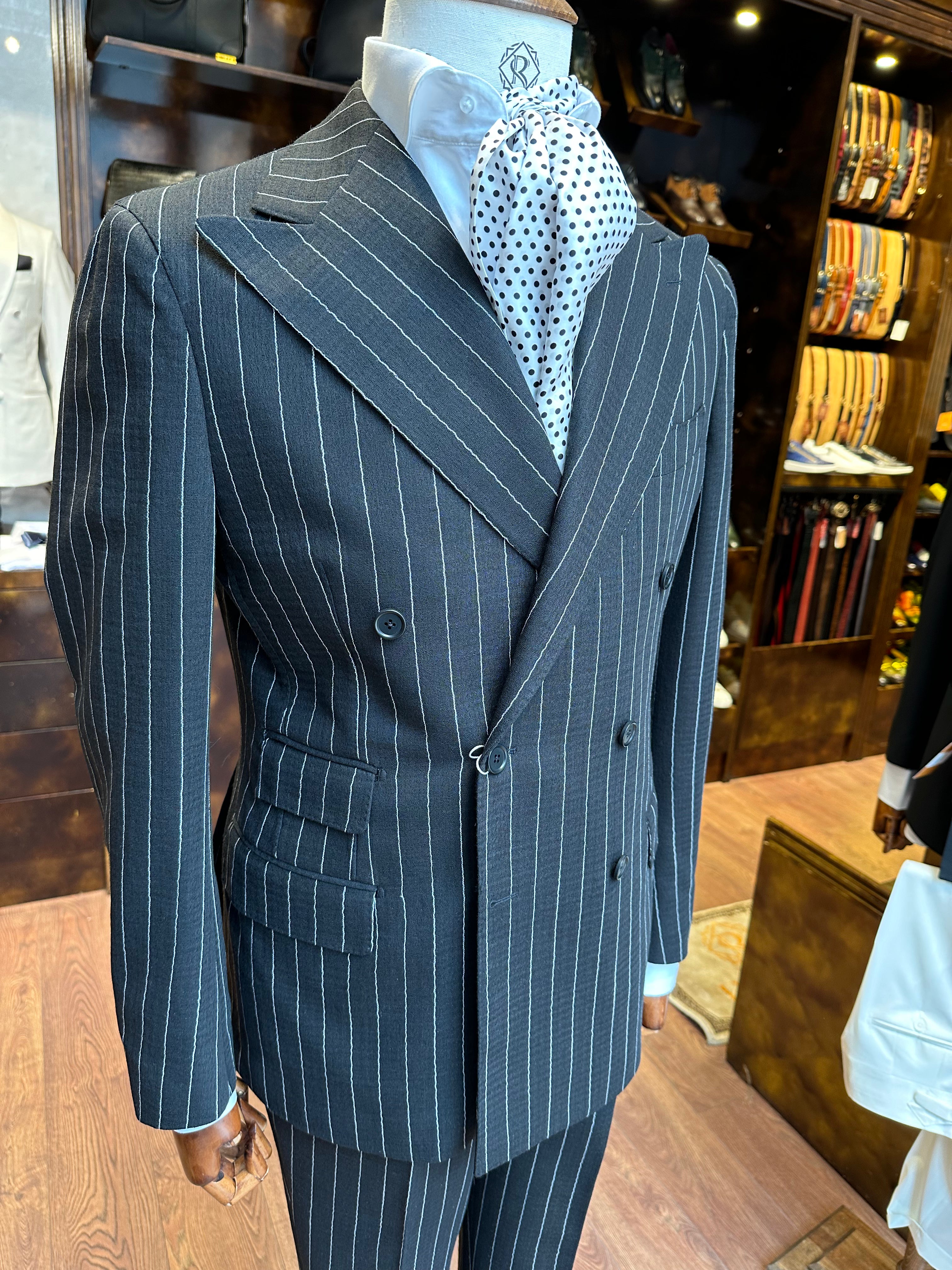 SUIT DOUBLE BREASTED PINSTRIPE BLACK WHITE