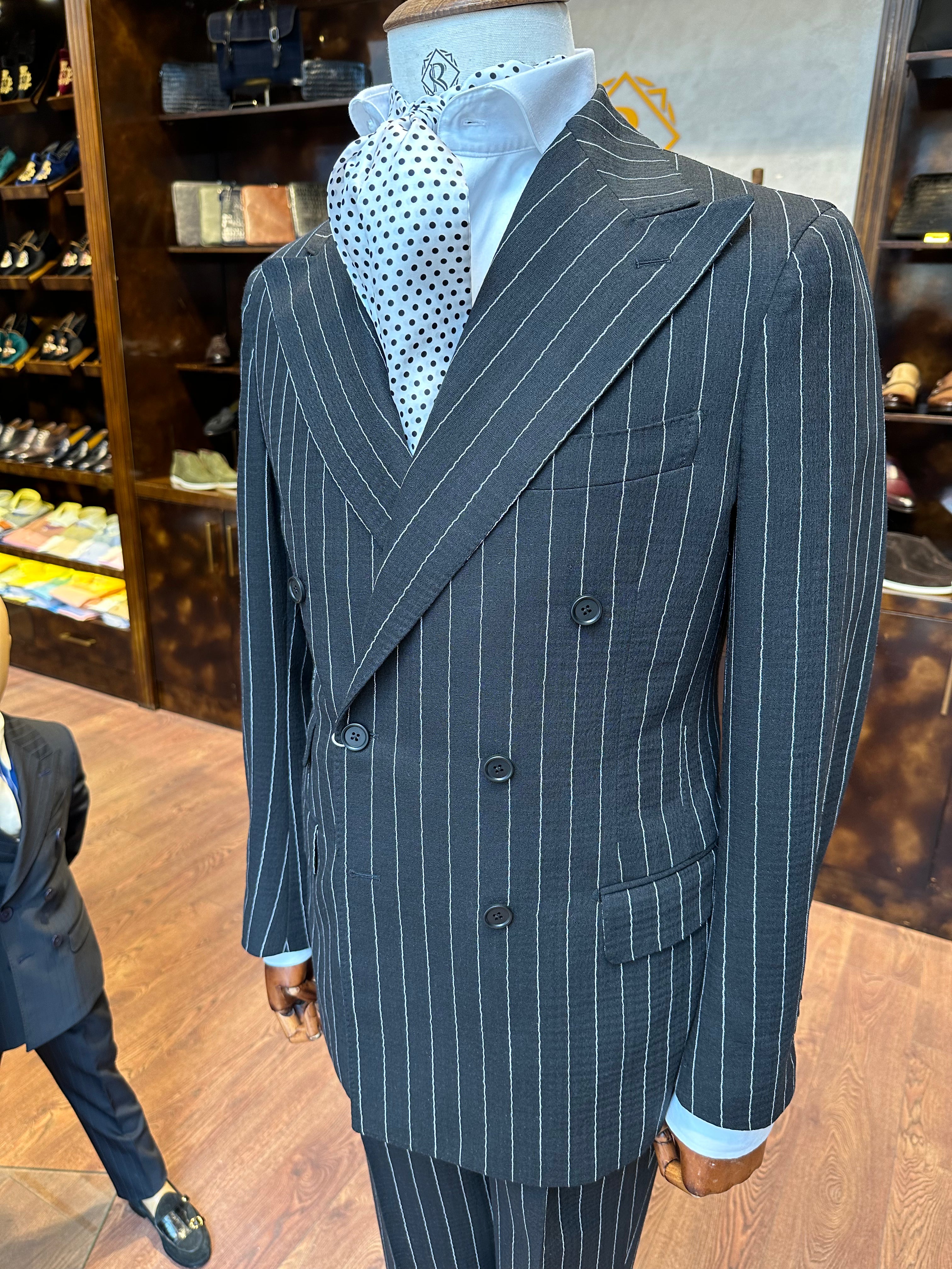 SUIT DOUBLE BREASTED PINSTRIPE BLACK WHITE