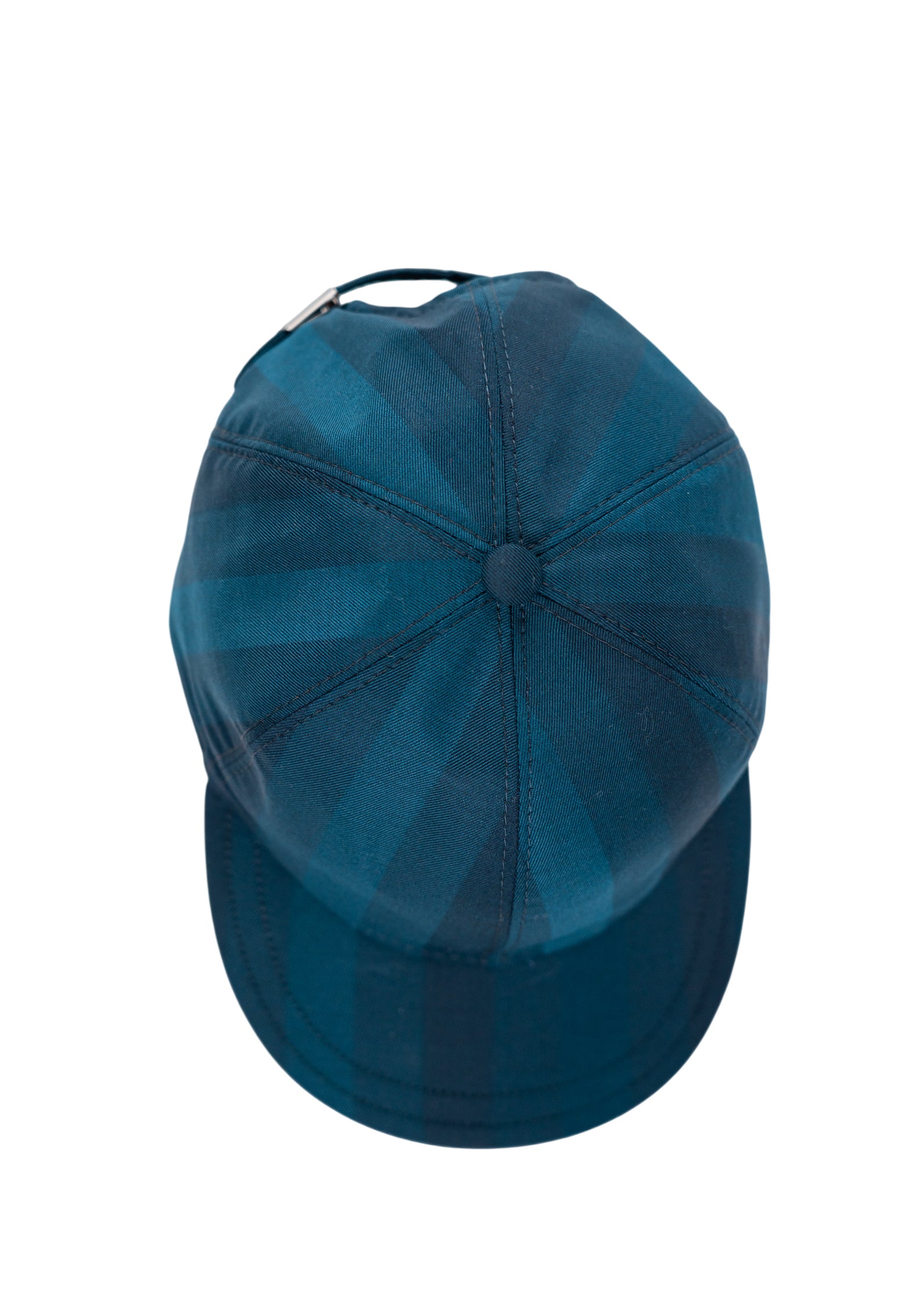 Super 140’s Wool Cap

Zeitlose Eleganz. Feinste Materialien. Italienische Handwerkskunst.