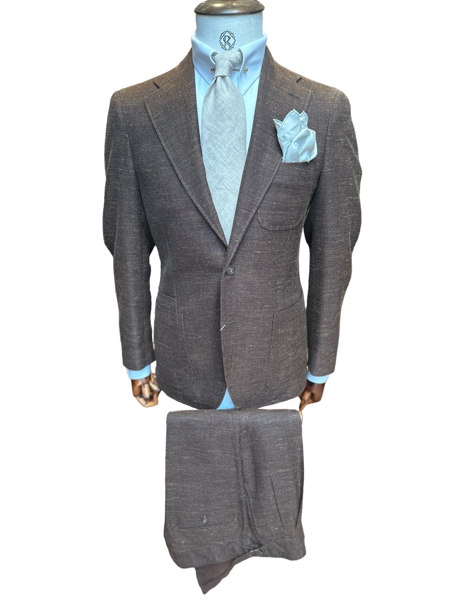 single-breasted suit