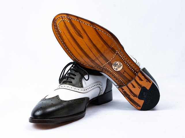 Schnürsenkel Schuhe aus Leder