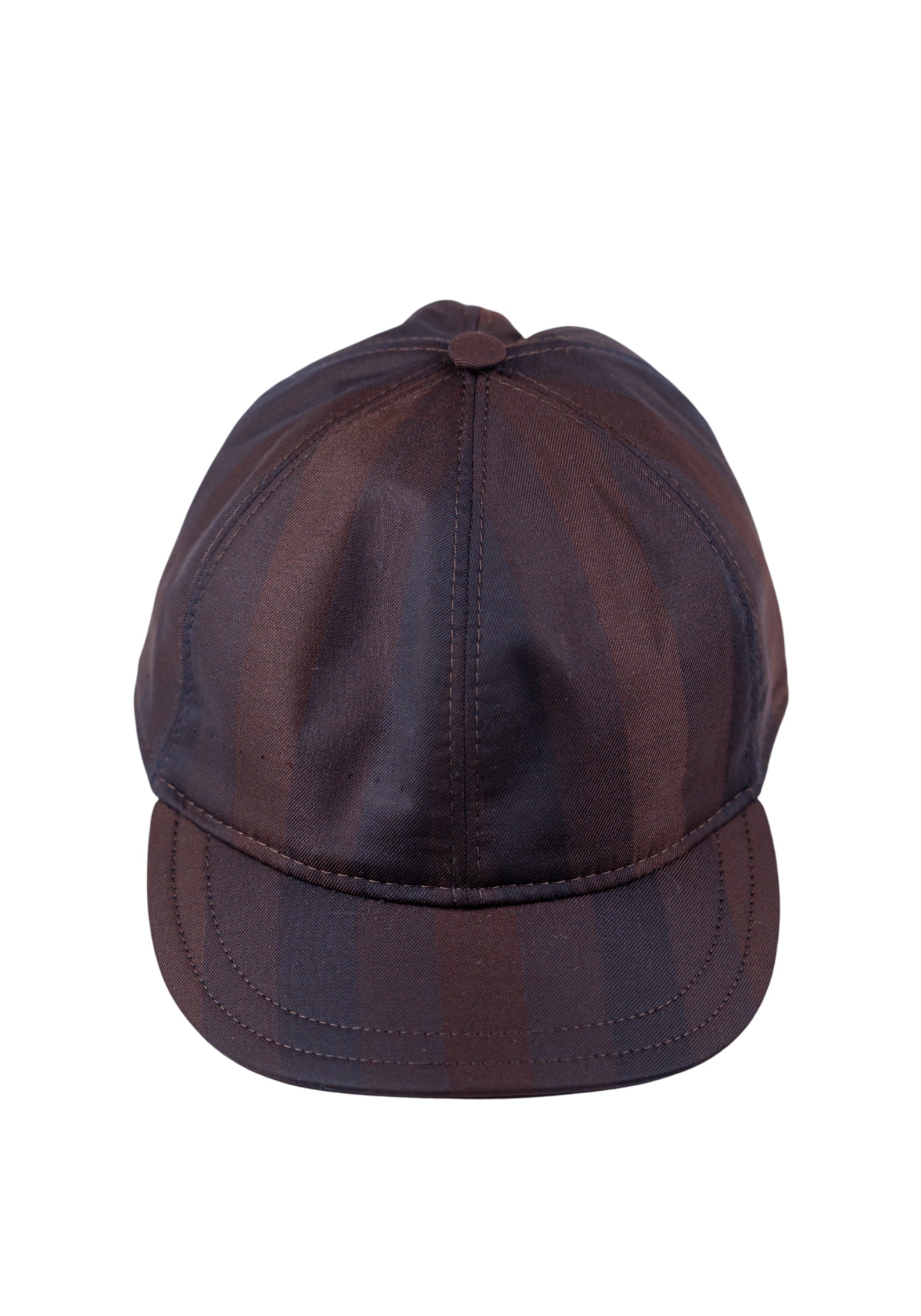 Super 140’s Wool Cap

Zeitlose Eleganz. Feinste Materialien. Italienische Handwerkskunst.