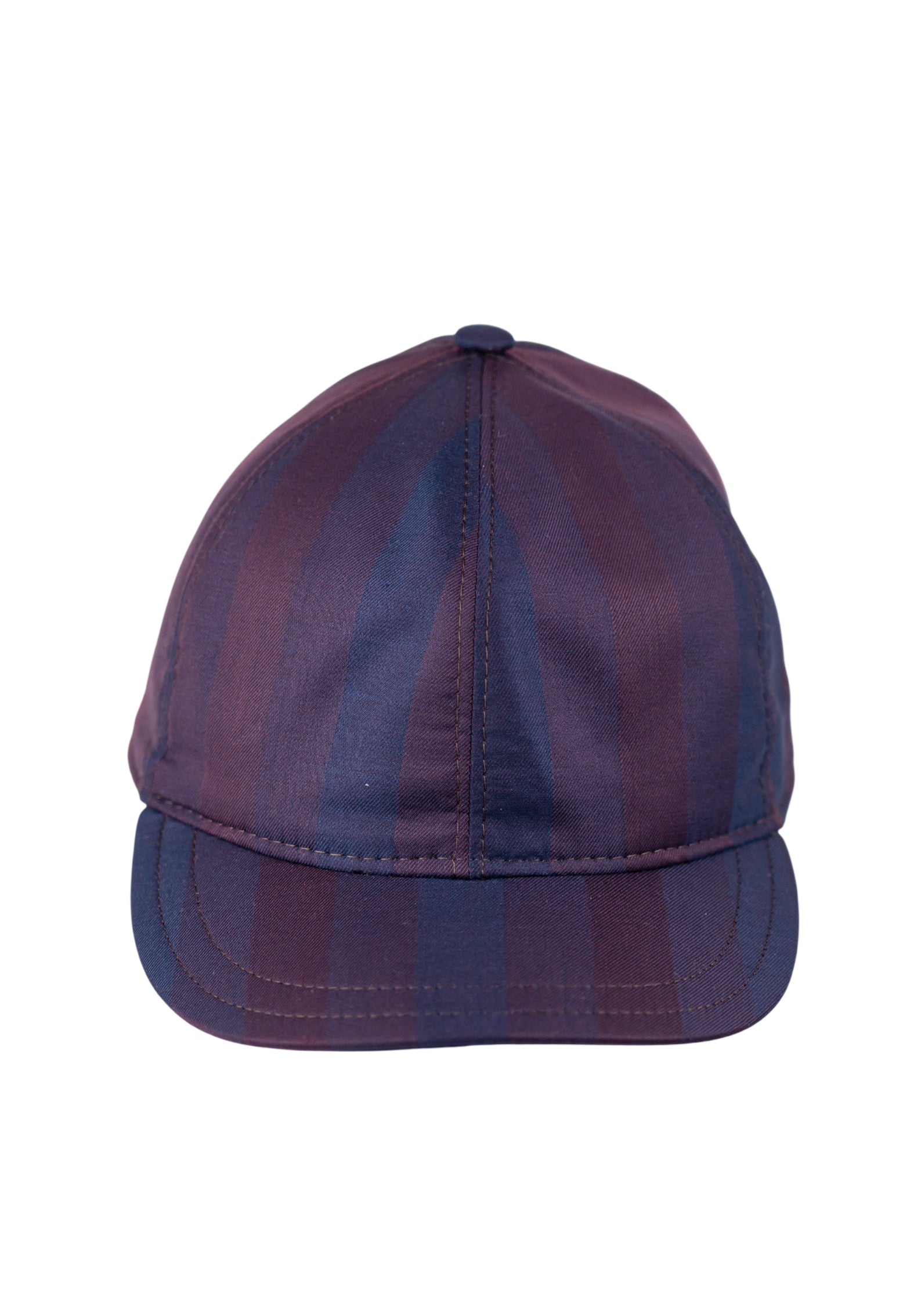 Super 140’s Wool Cap

Zeitlose Eleganz. Feinste Materialien. Italienische Handwerkskunst.