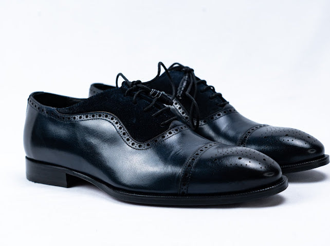 Schnürschuhe mit Schnürsenkel aus Leder