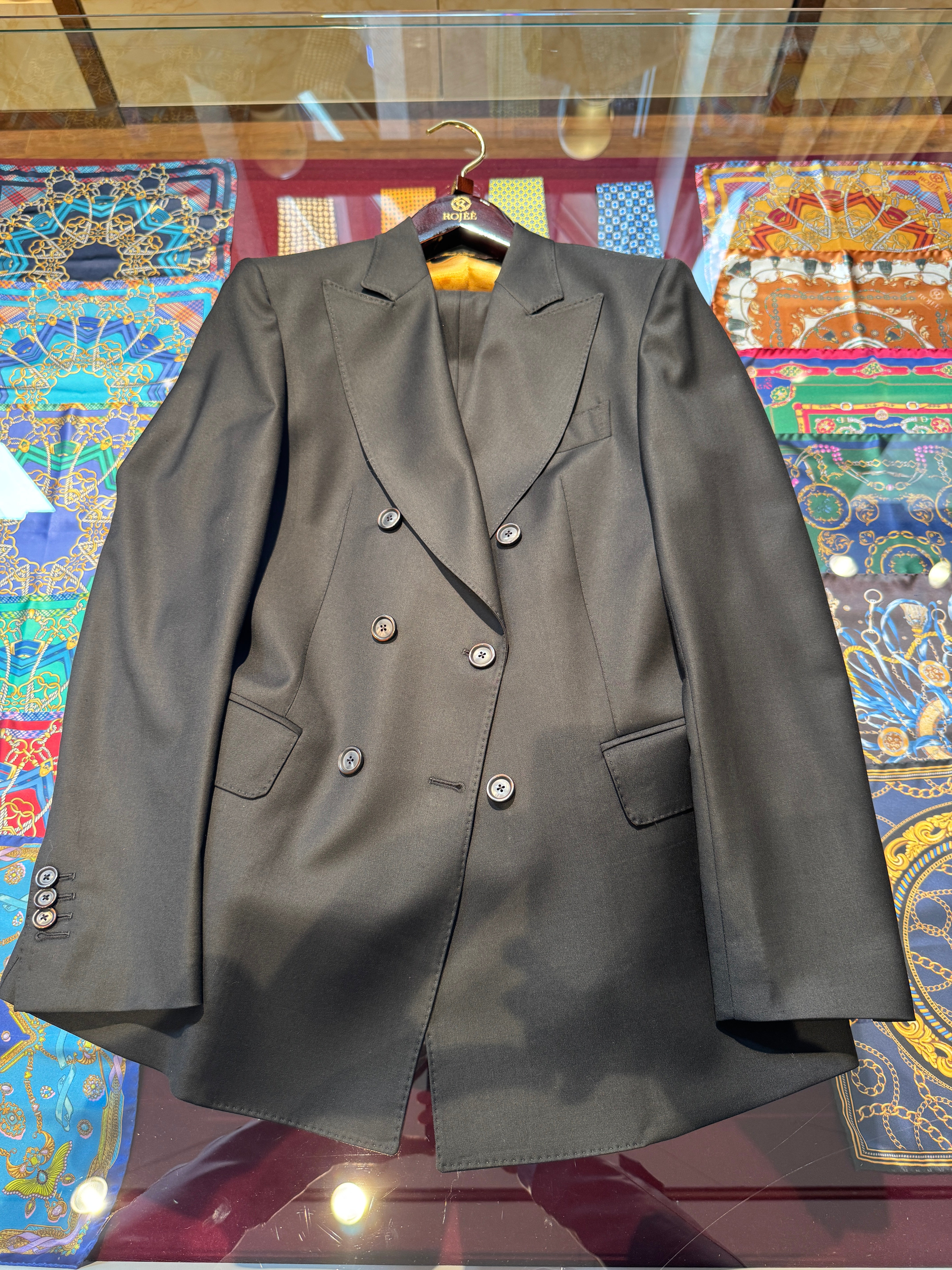 Damenanzüge Farbe Schwarz Stoffmarke Loro Piana