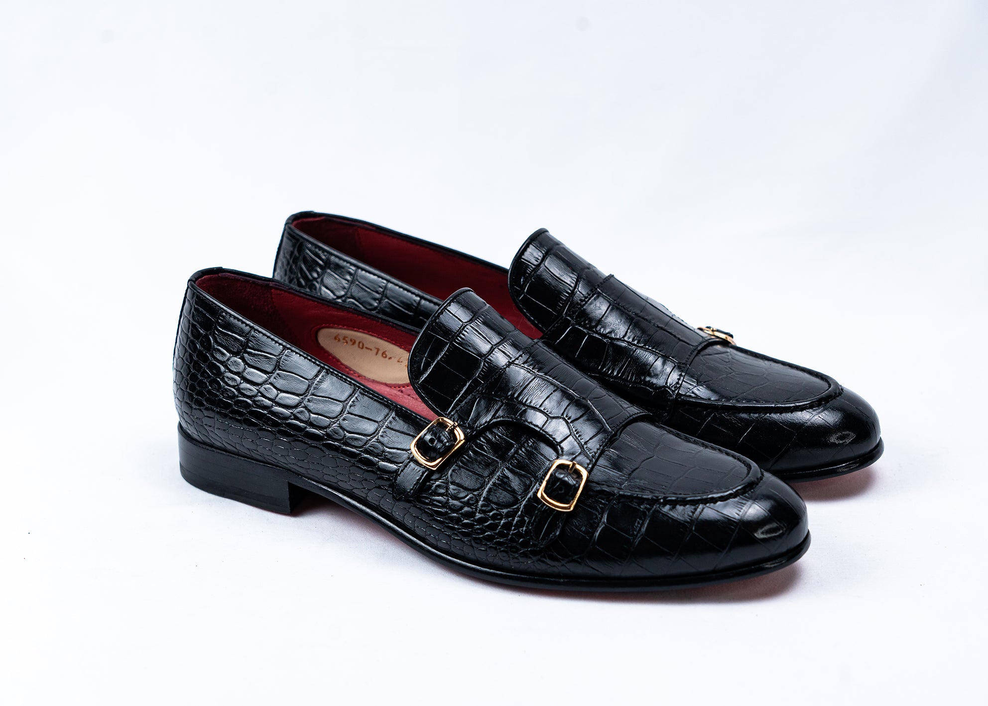 Slipper mit Crocoprägung ￼