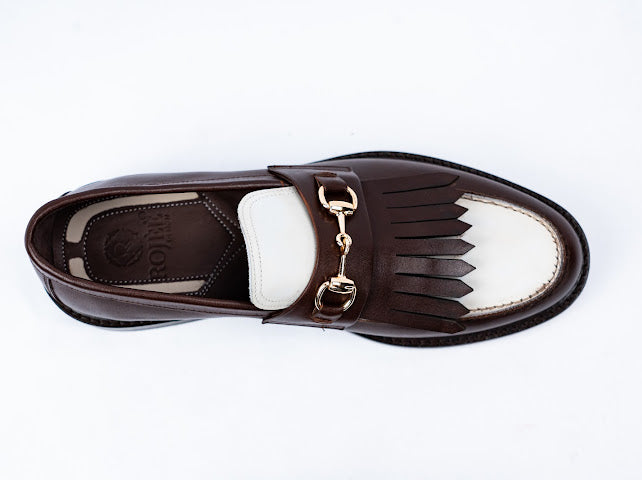 Horsebit-Loafer mit Franzen (Kiltie-Loafer) in Two-Tone-Optik.