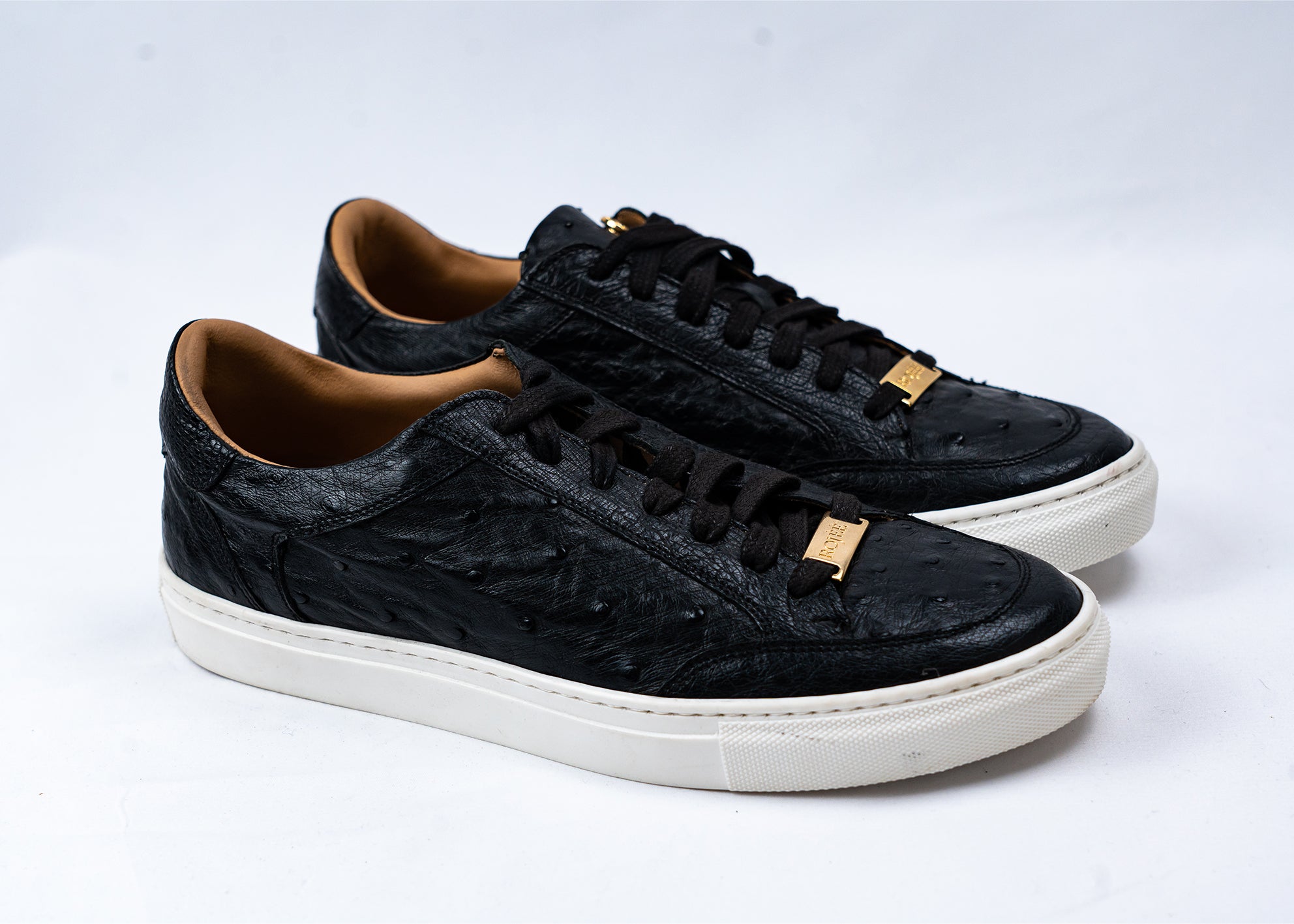 Rojèè Design – Exklusive Sneaker aus echtem schwarzem Straußenleder