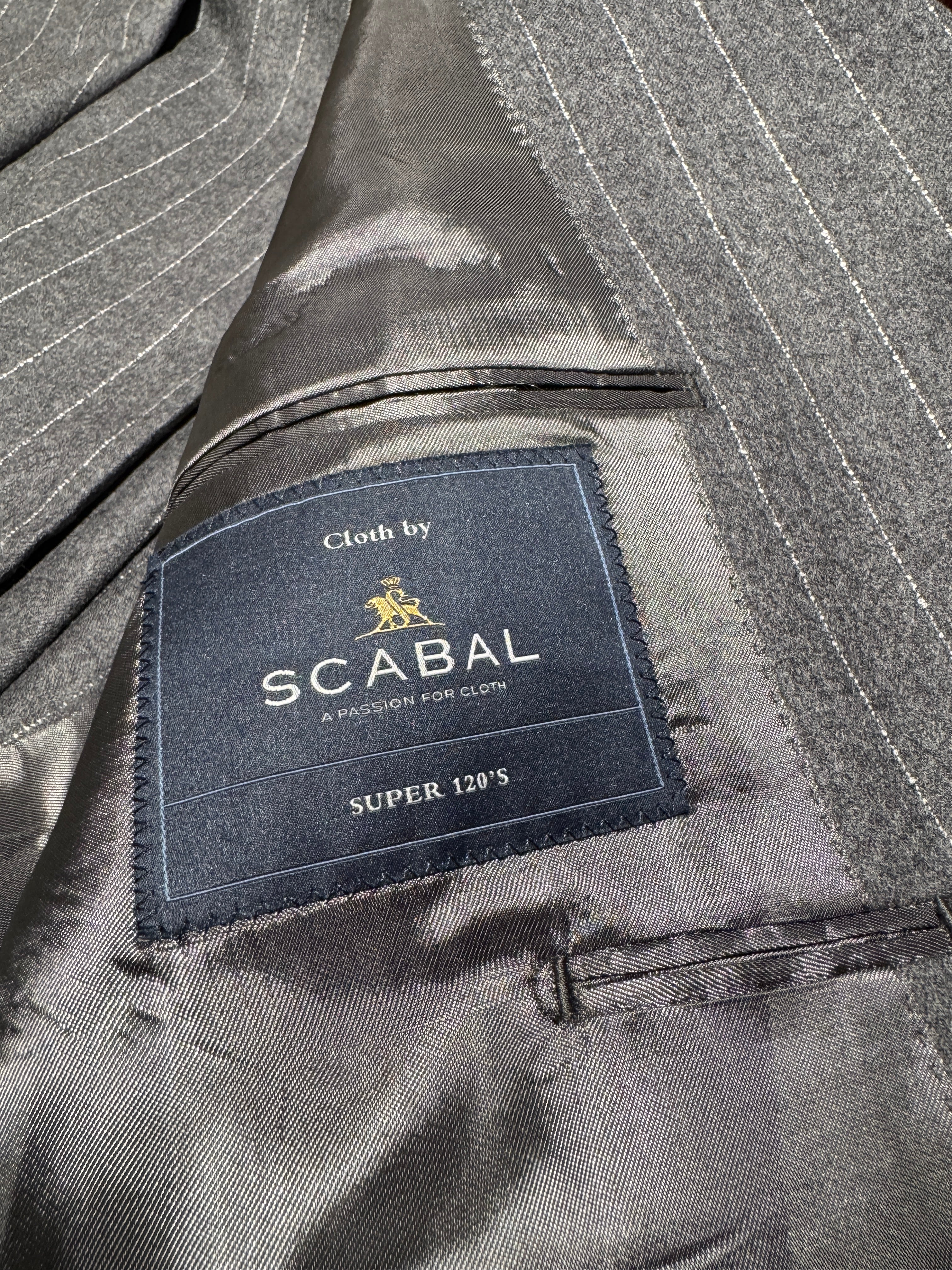 Zweireihiger Grau Nadelstreifenanzug