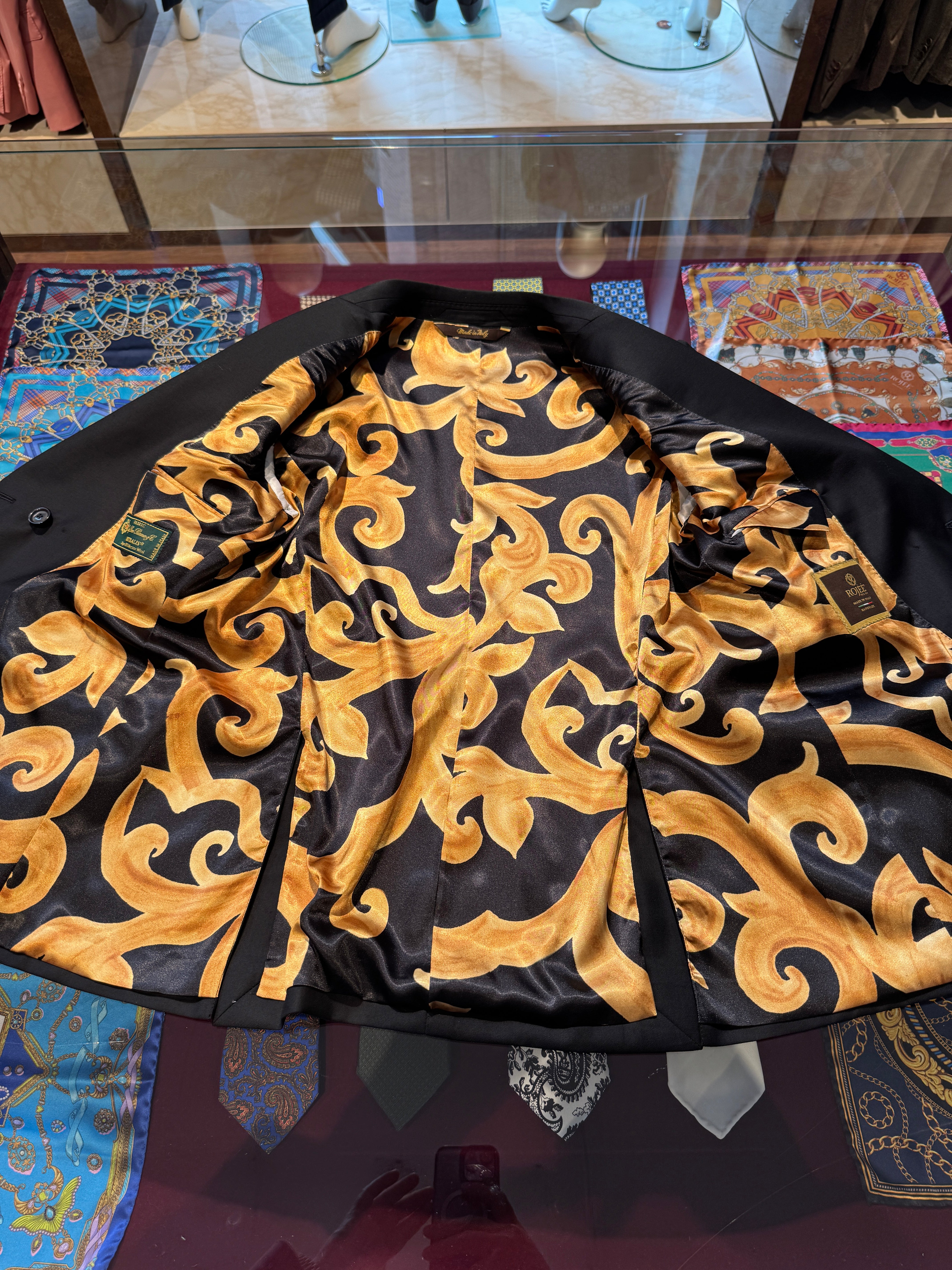 Damenanzüge Farbe Schwarz Stoffmarke Loro Piana