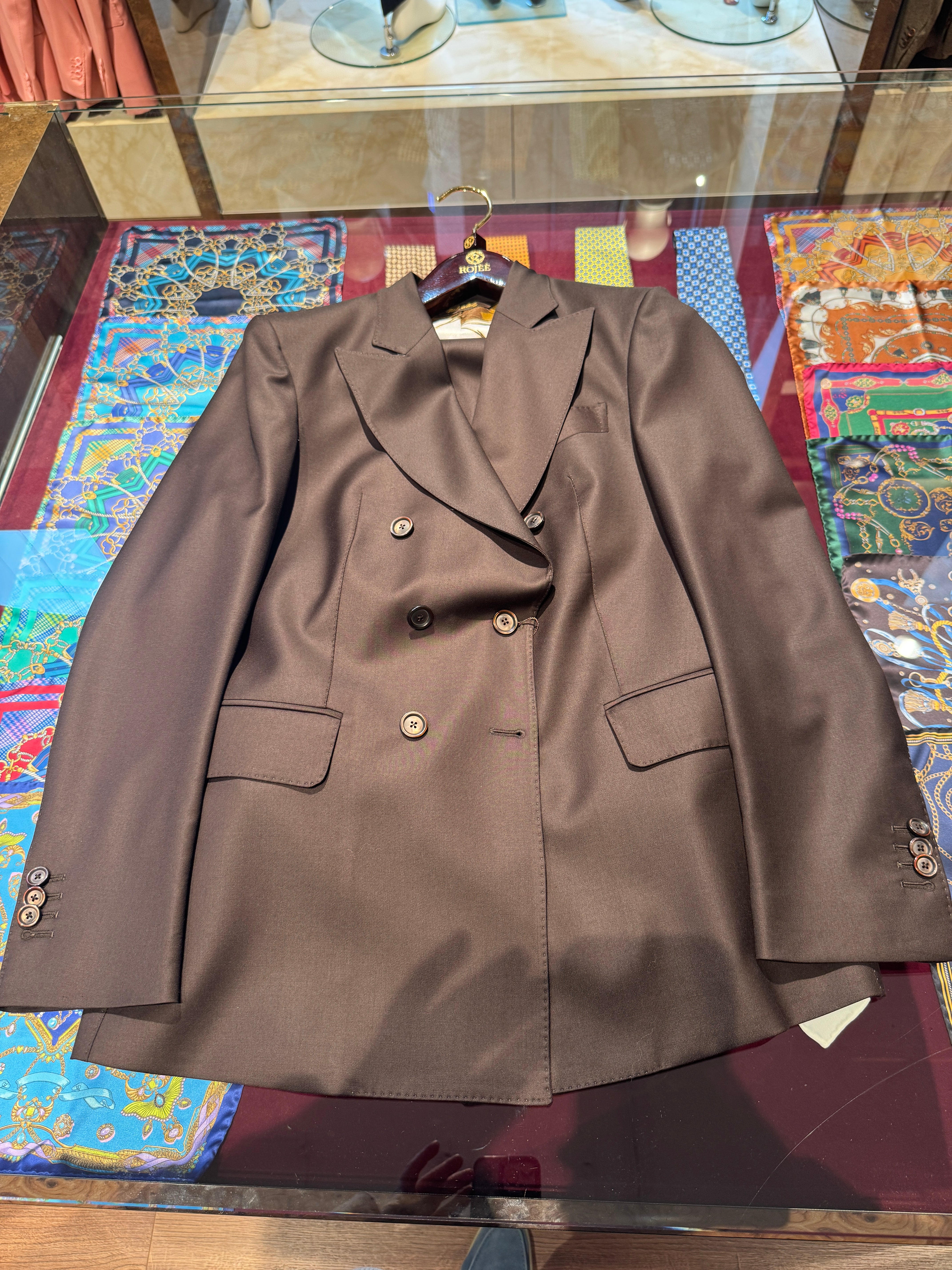 Damenanzüge Farbe Braun Stoffmarke Loro Piana