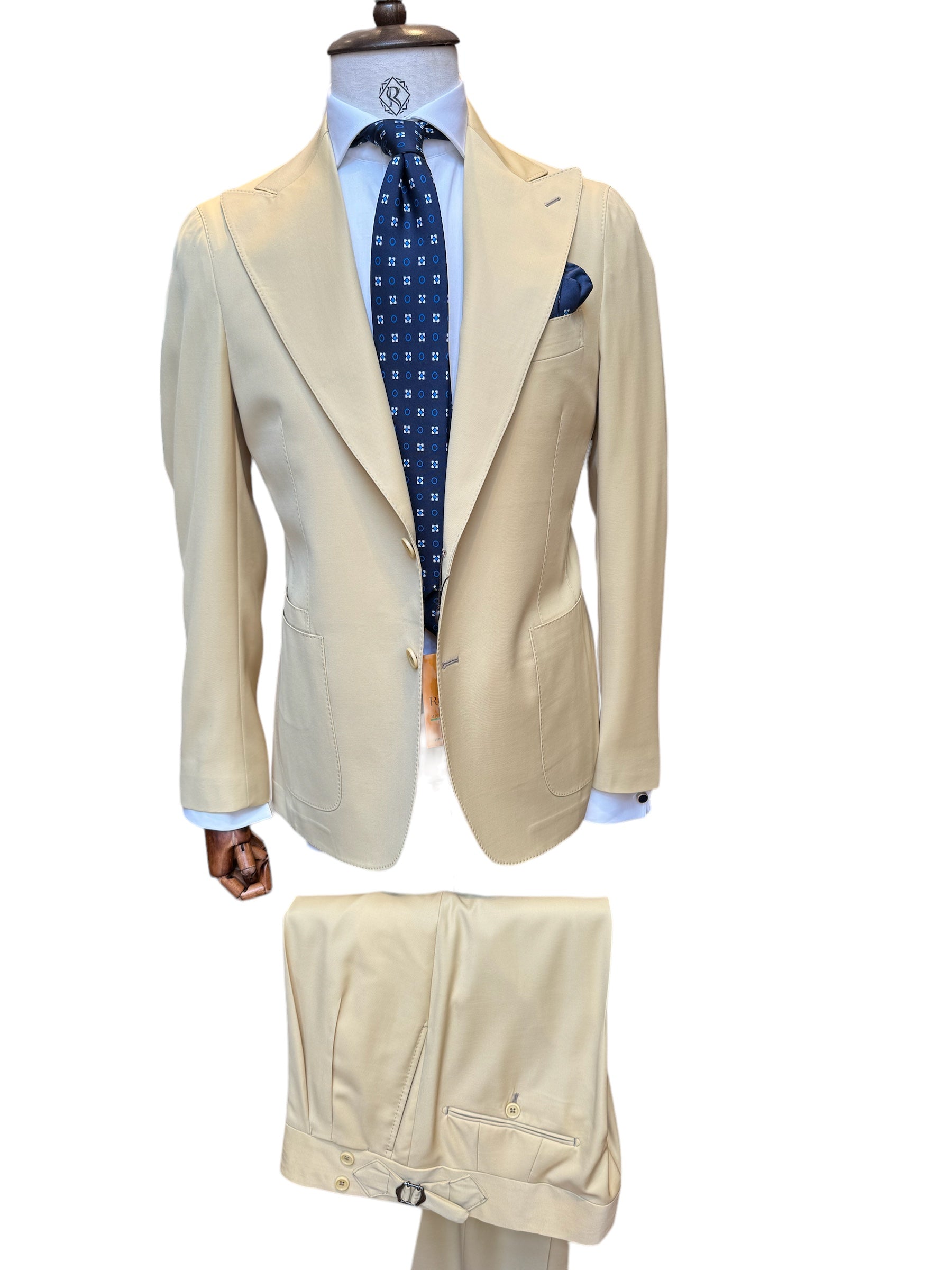 single-breasted suit