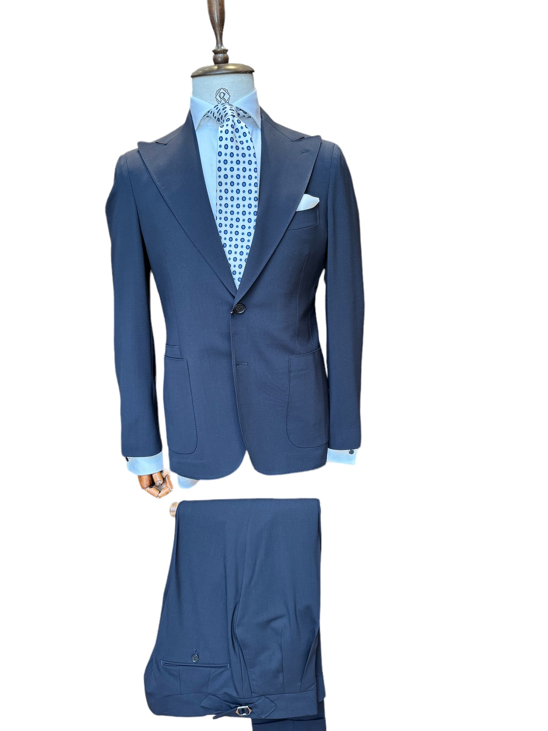 single-breasted suit
